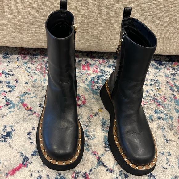 Coach Vanesa Black Leather Boots. - Picture 1 of 4